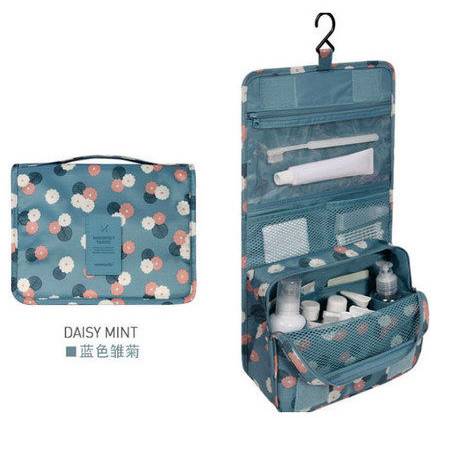 旅途中的从容 一款完美洗漱包的实用魅力